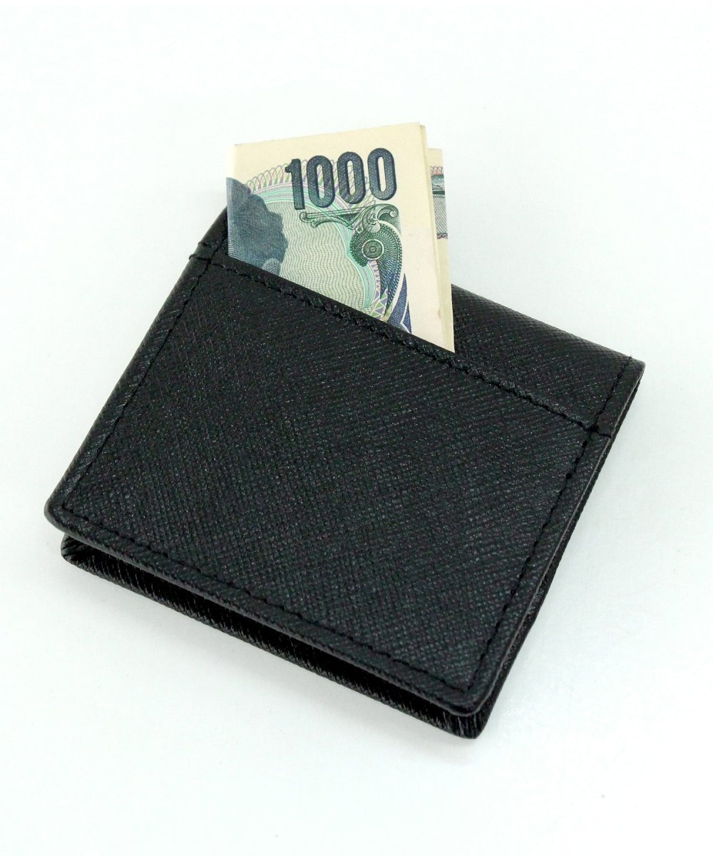 手のひらサイズで「接近戦に強い。」 BOX型コインケース