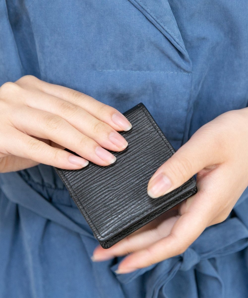 手の平に収まる ボックス型コンパクトコインケース