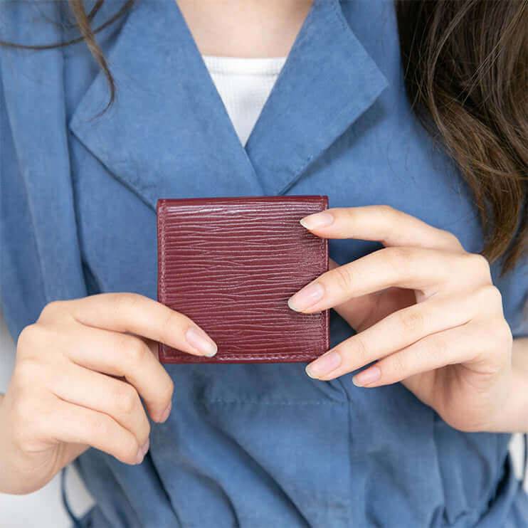 手の平に収まる ボックス型コンパクトコインケース