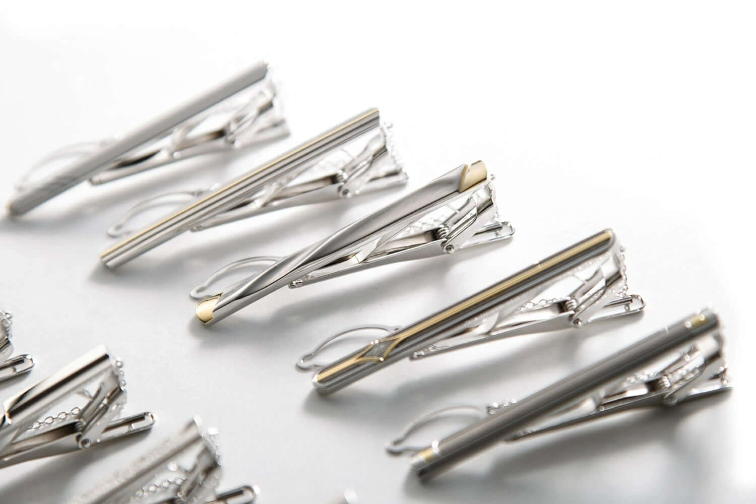 Silver925 「本物の銀」のネクタイピン - 大切な人の、一番近くで輝く