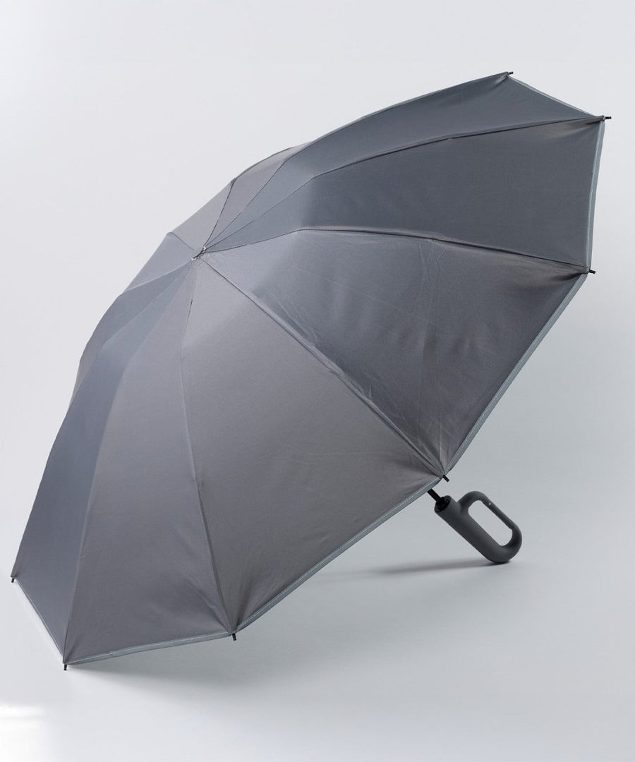 持ち歩き、ストレスゼロ。カラビナ日傘