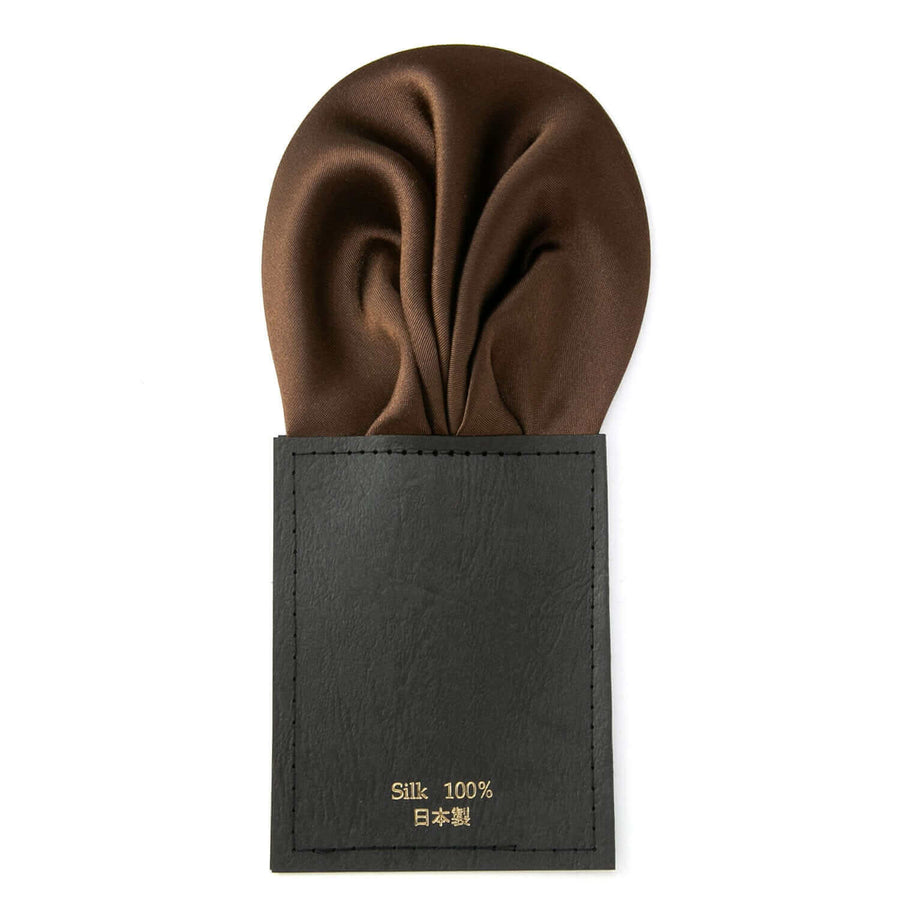 ワンタッチでカッコイイが一日中続く ポケットチーフ パフド