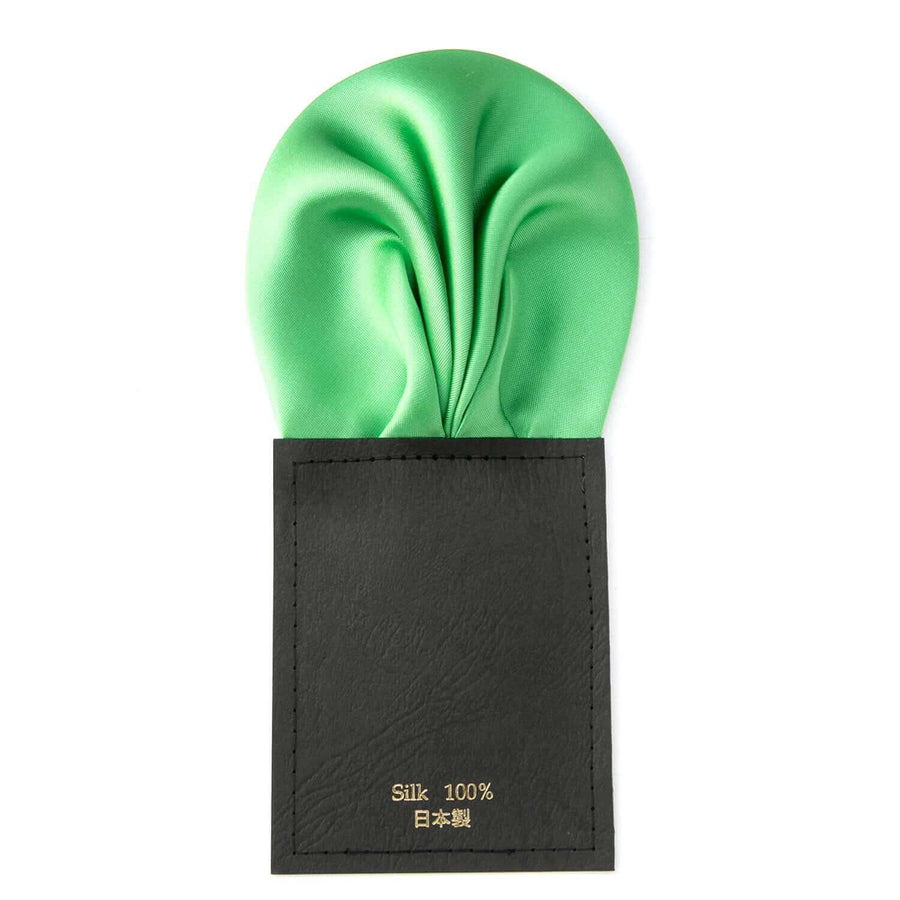 ワンタッチでカッコイイが一日中続く ポケットチーフ パフド