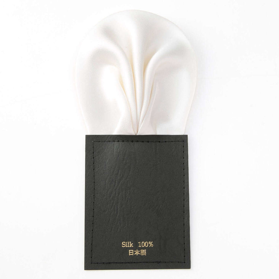 ワンタッチでカッコイイが一日中続く ポケットチーフ パフド